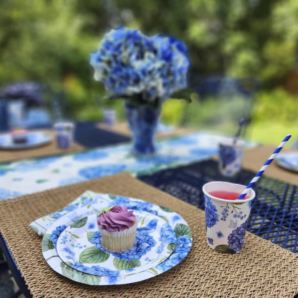 Hydrangea themed summer table